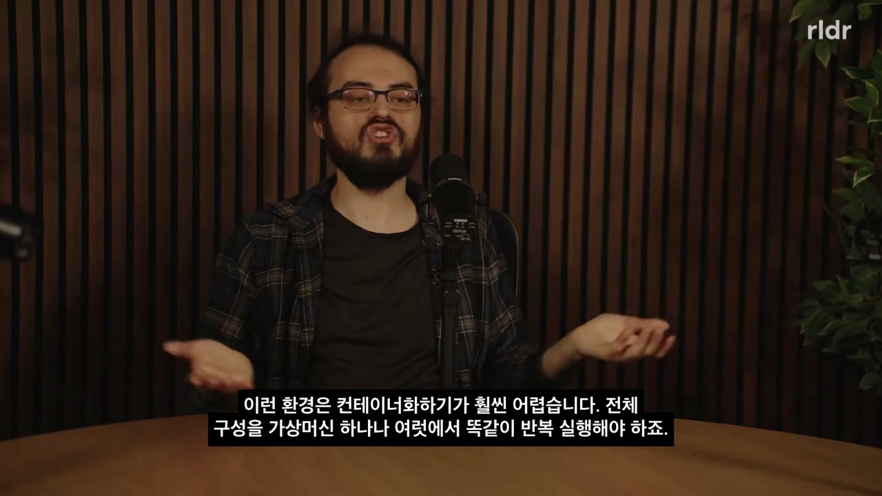 복잡한 회사 장애 환경을 반복 실행 가능한 가상머신으로 구성하기 어렵다고 설명하는 Mechanize 대화 화면